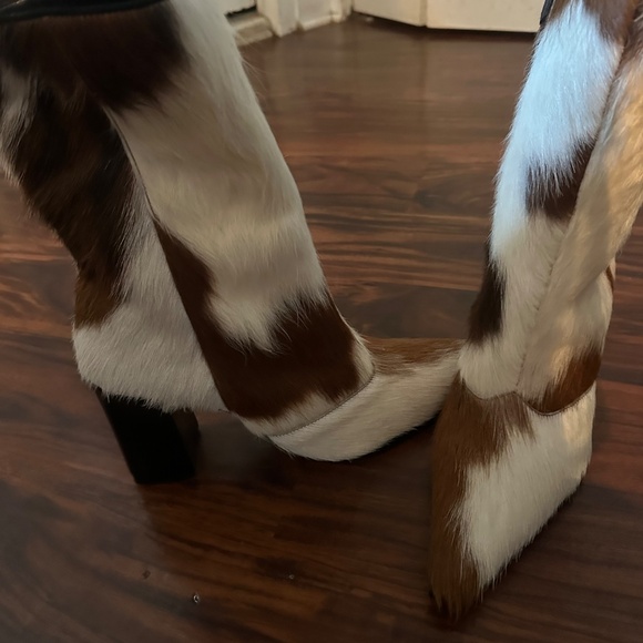 Schutz Raffaela Cow Boots - Size 10 - Picture 6 of 10